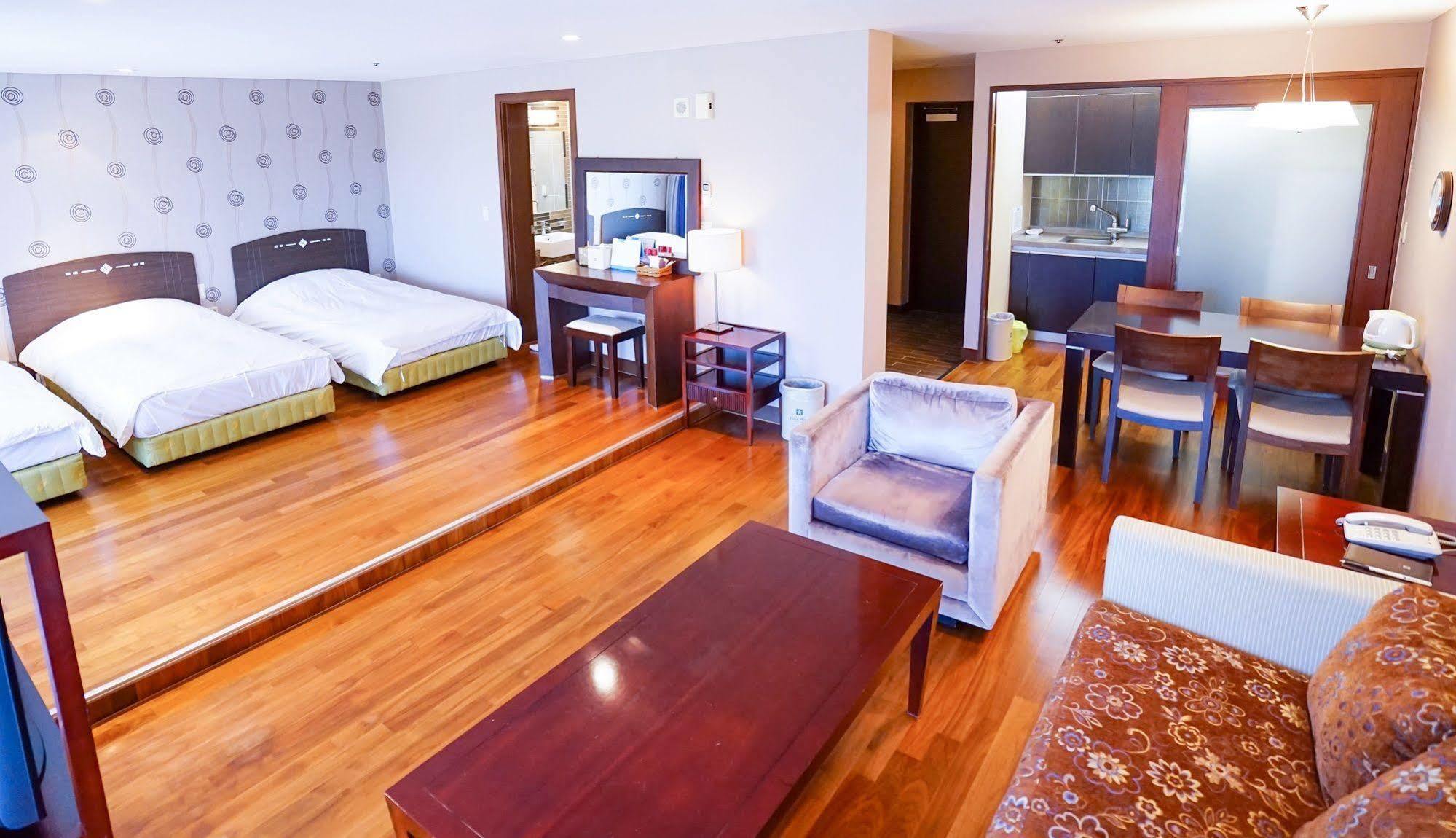 Lake Hills Jeju Resort Seogwipo Exterior foto